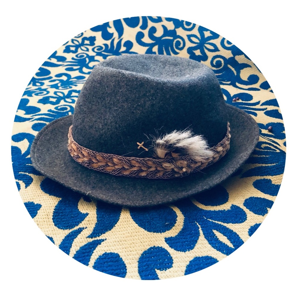 Vtg Dark Grey Wool Feather Cross Hat